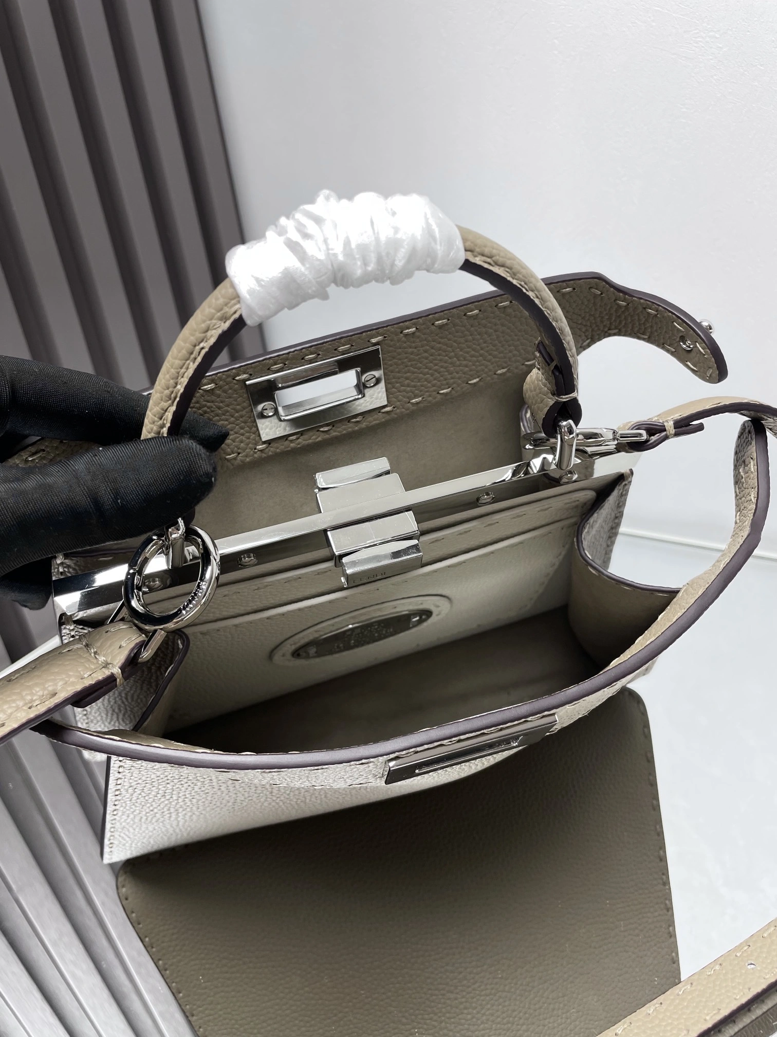 Fendi Peekaboo Bags Bold 69856