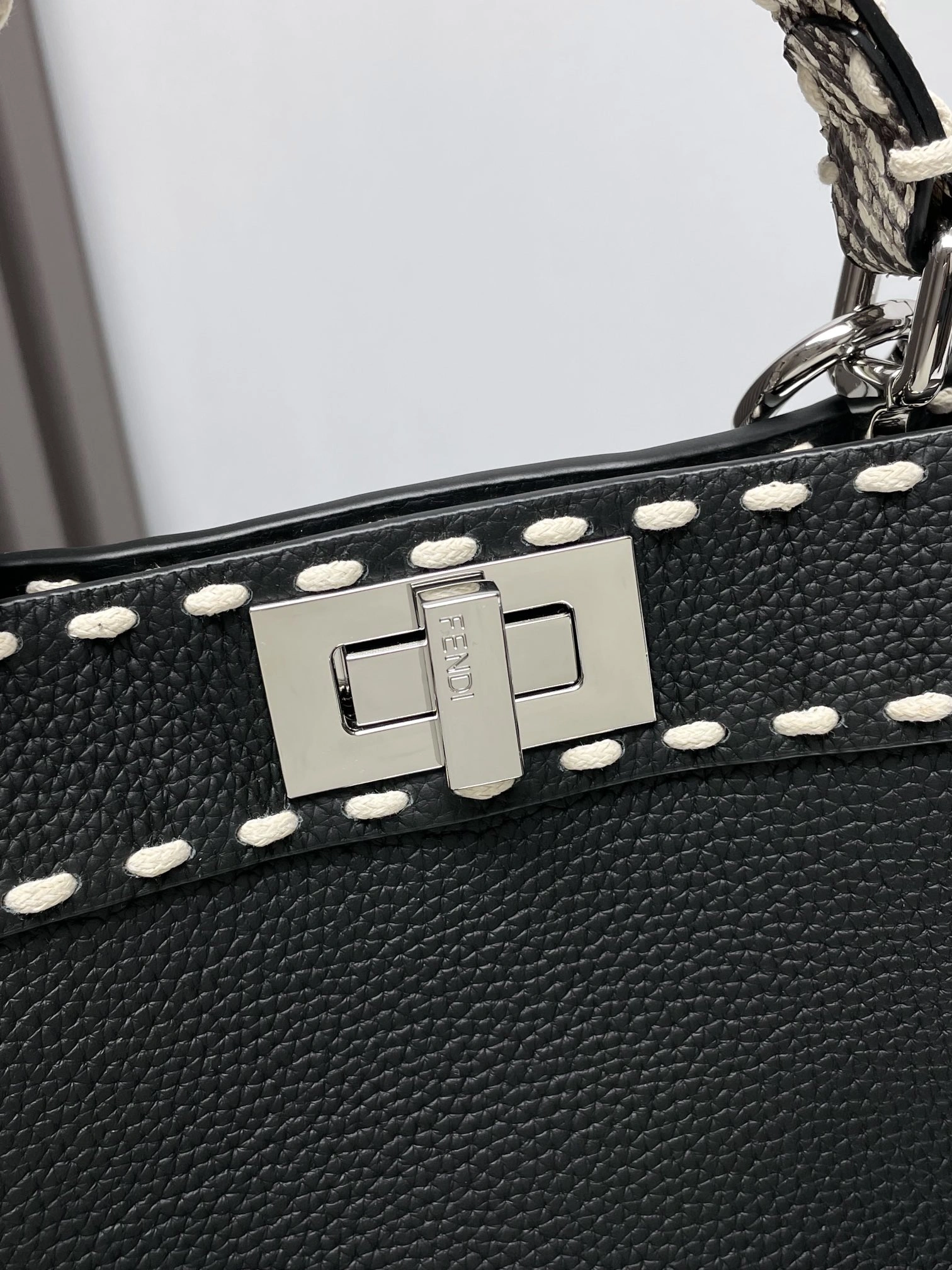 ComfortFit Fendi Peekaboo Bags 69836