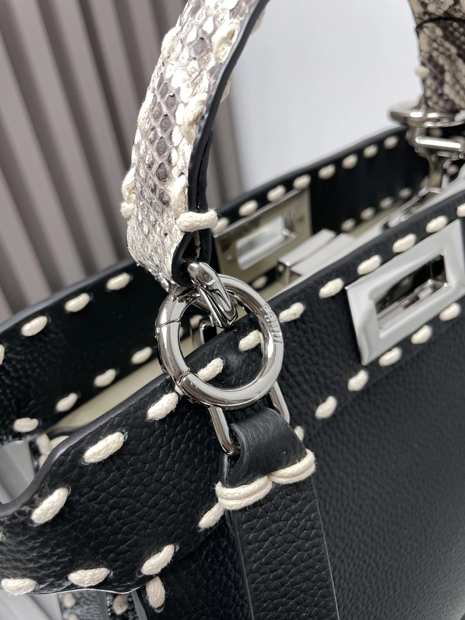ComfortFit Fendi Peekaboo Bags 69836