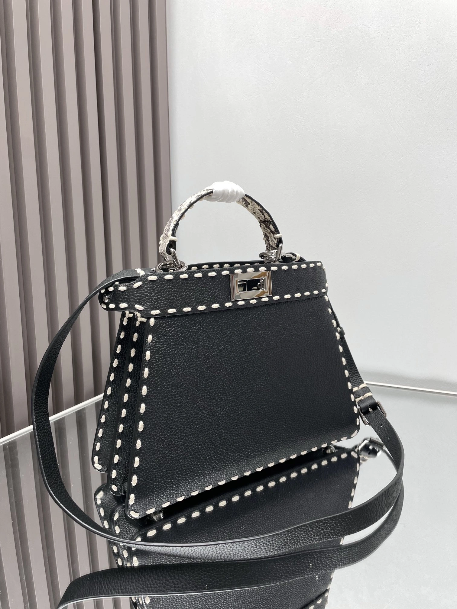 ComfortFit Fendi Peekaboo Bags 69836