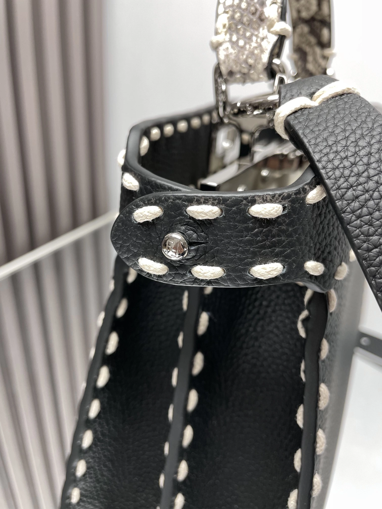 ComfortFit Fendi Peekaboo Bags 69836