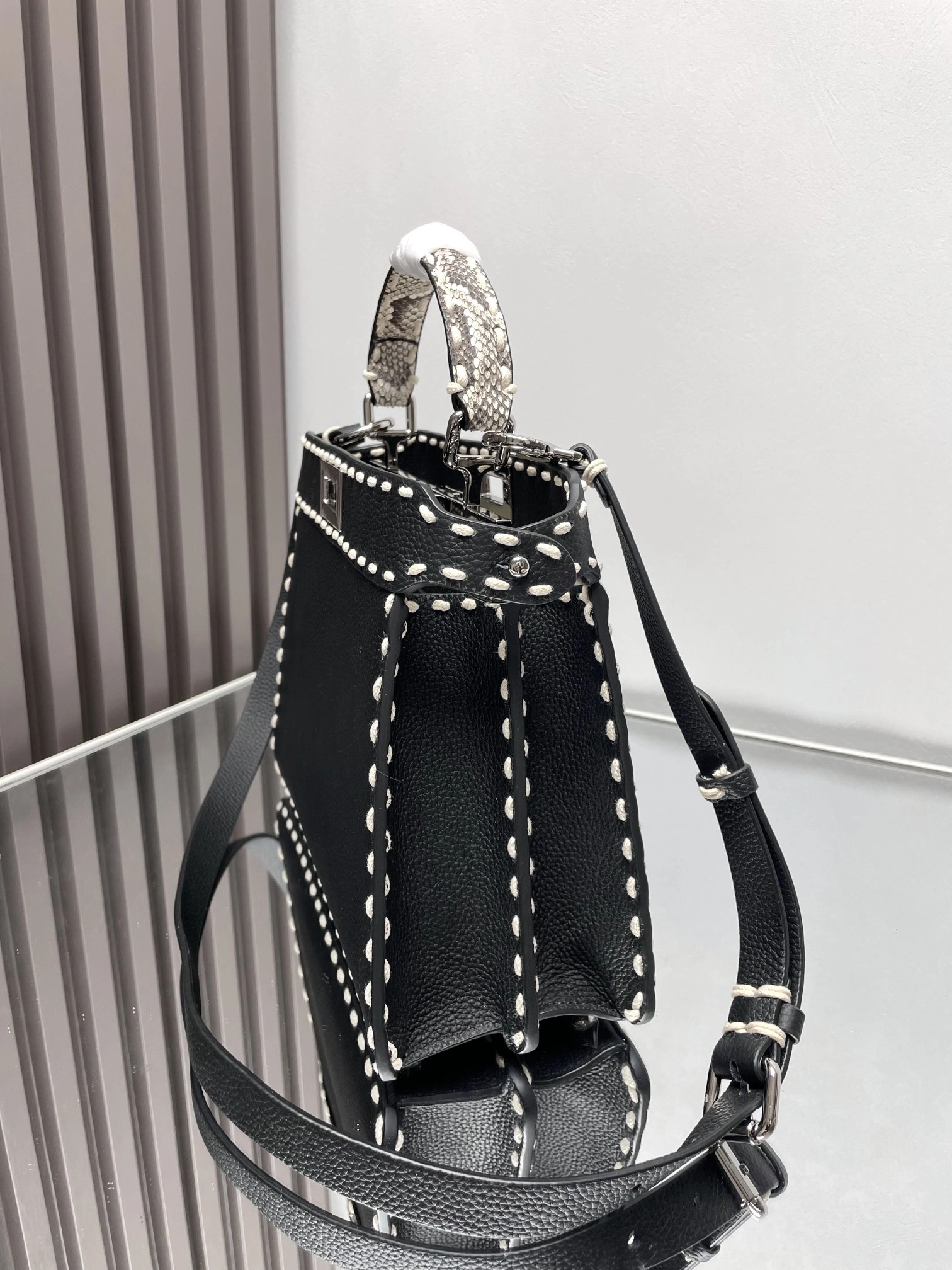ComfortFit Fendi Peekaboo Bags 69836