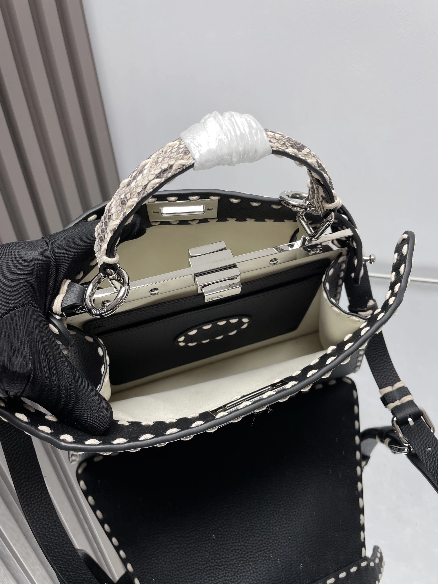 ComfortFit Fendi Peekaboo Bags 69836