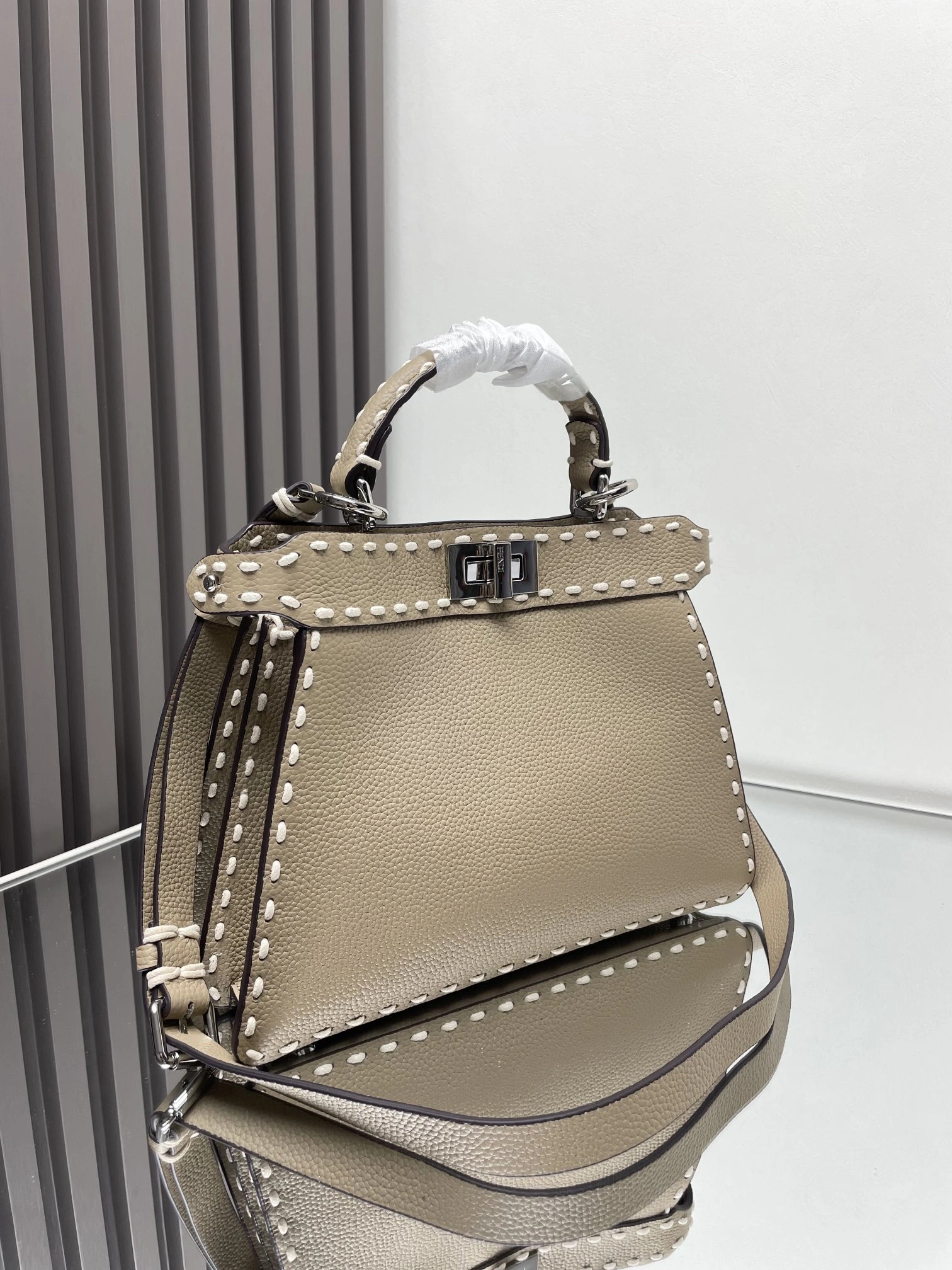 Fendi Peekaboo Bags Trendy 69831