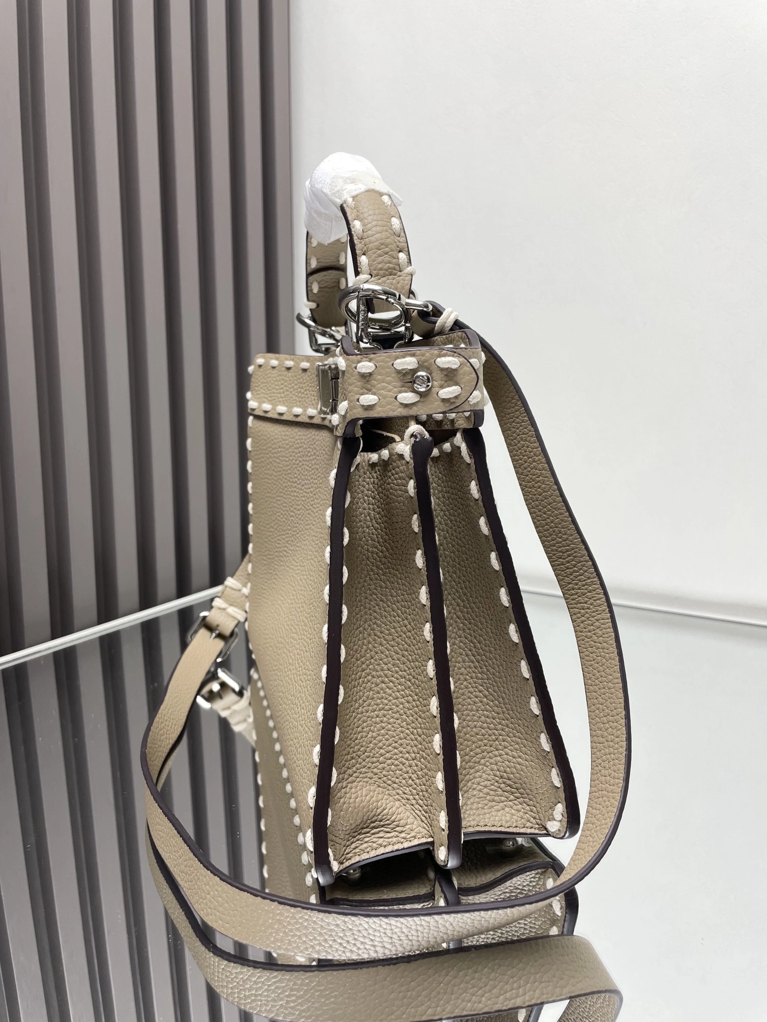Fendi Peekaboo Bags Trendy 69831