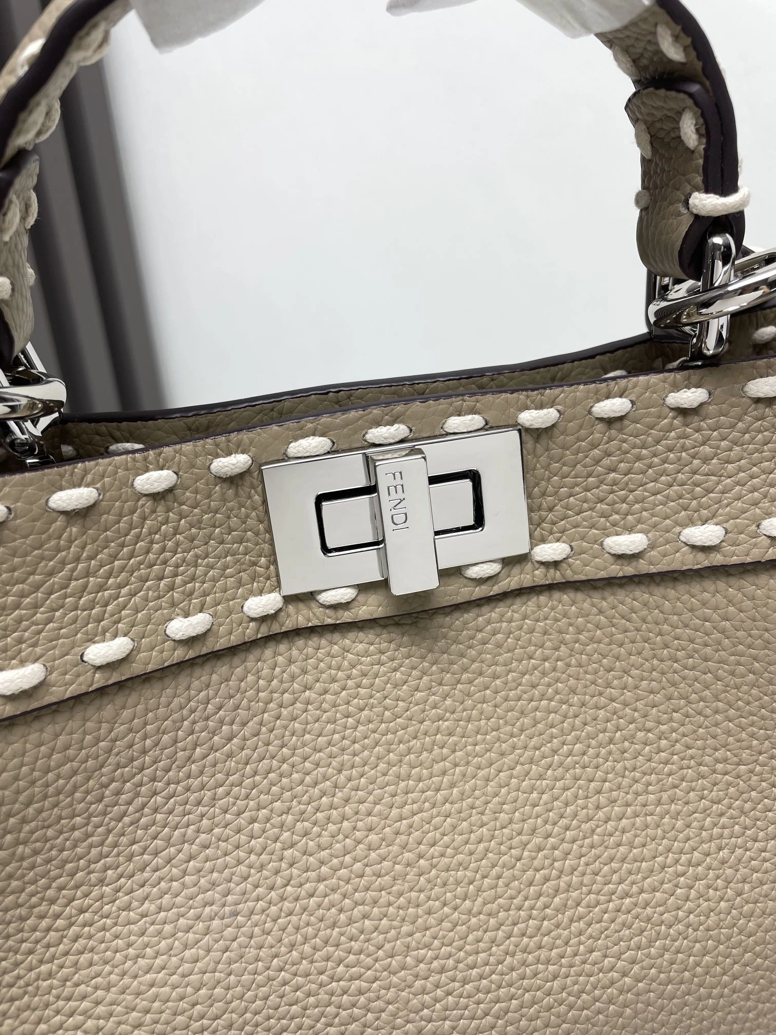 Fendi Peekaboo Bags Trendy 69831