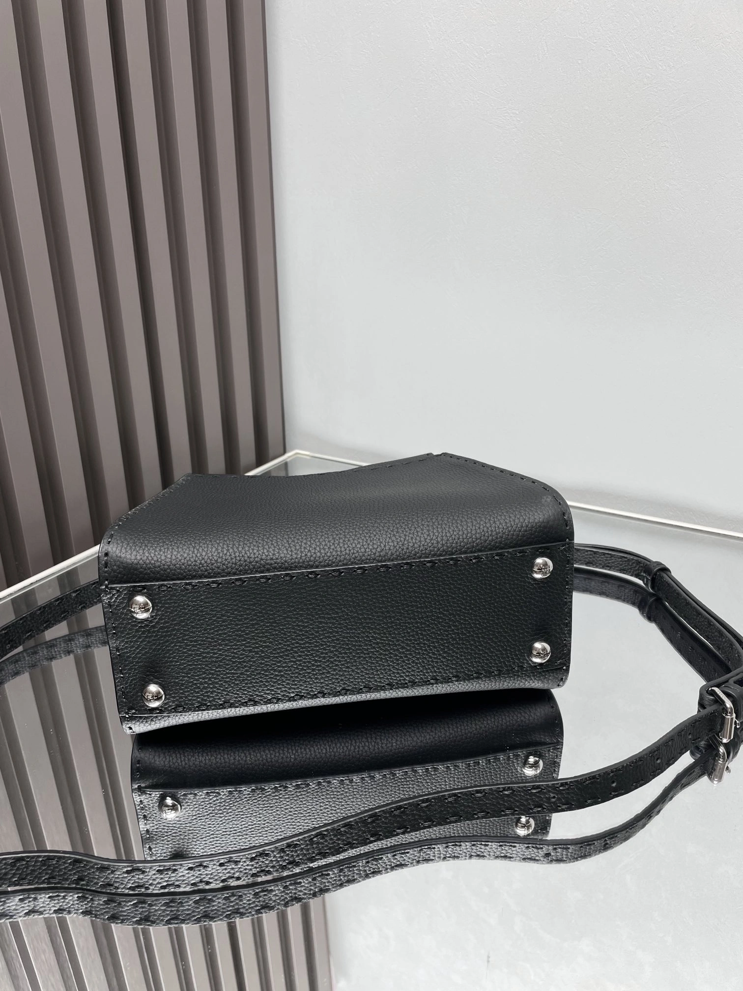 Fendi Peekaboo Bags Minimalist 69843