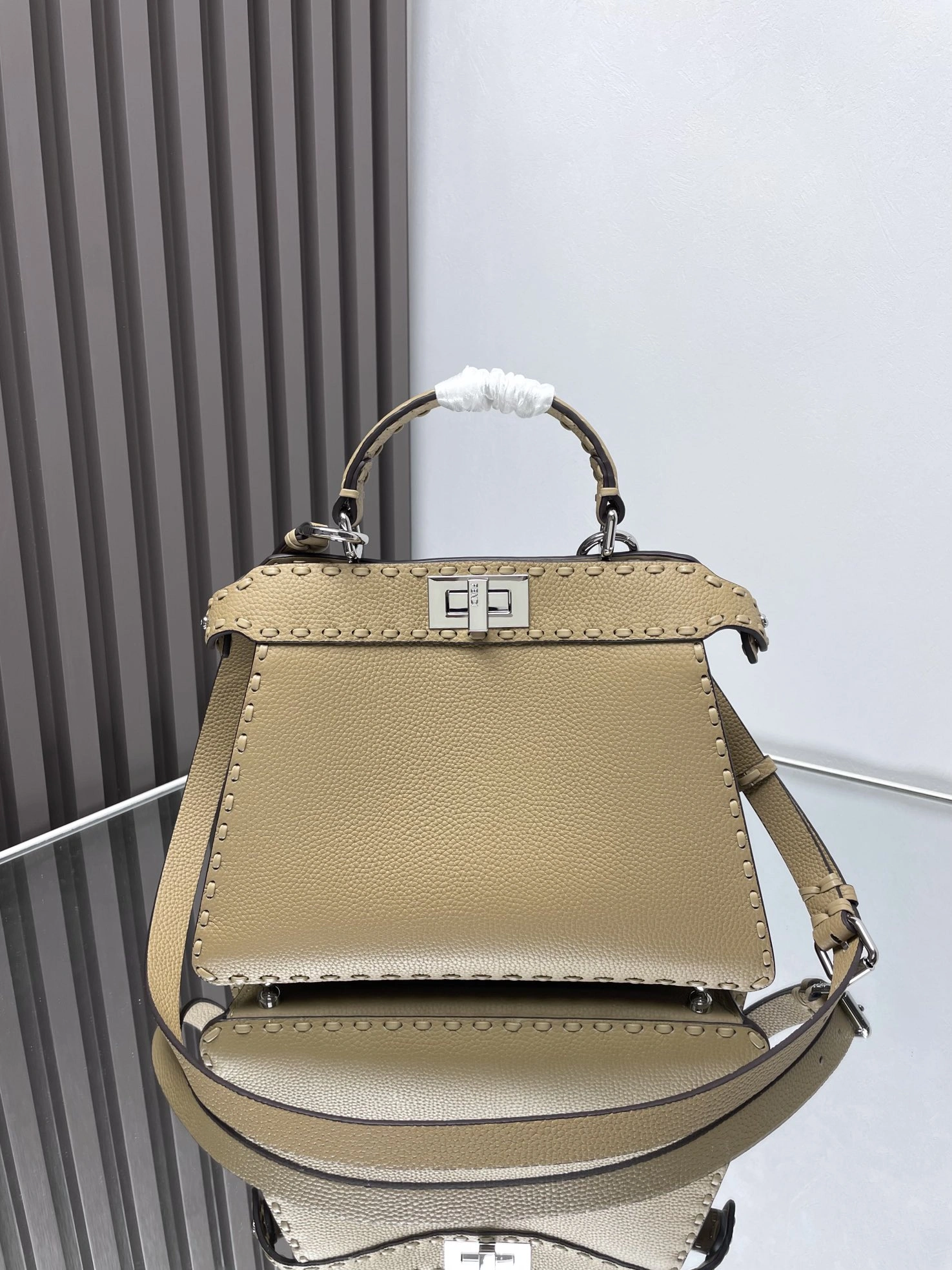 Casual Fendi Peekaboo Bags 69838