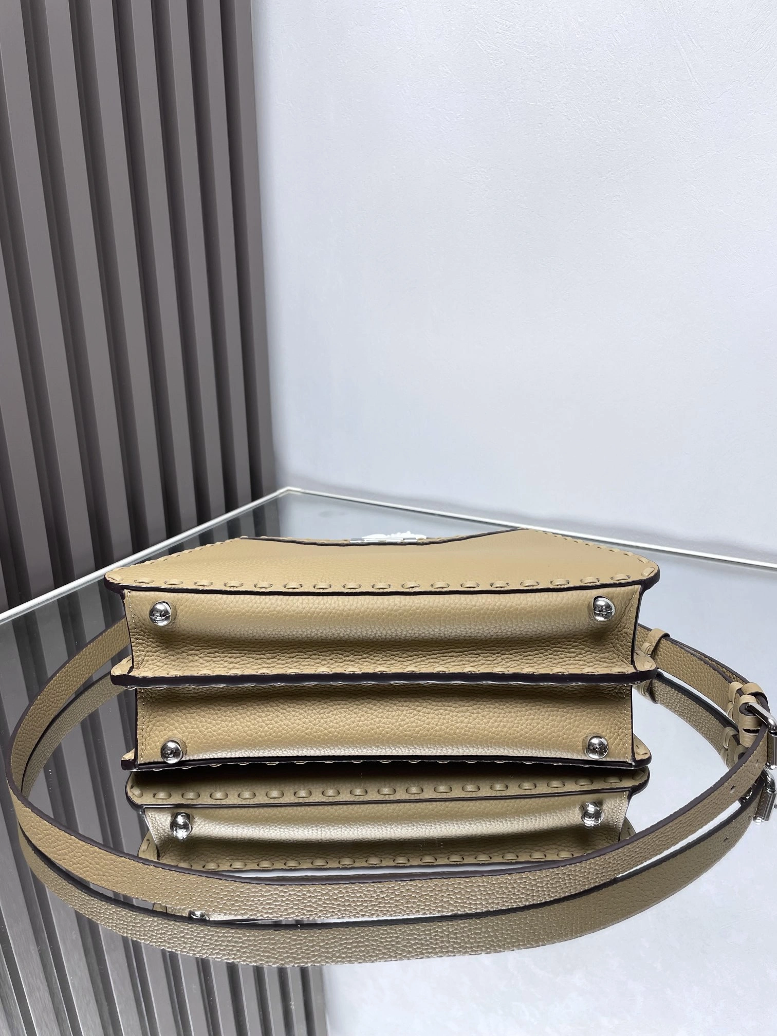 Casual Fendi Peekaboo Bags 69838