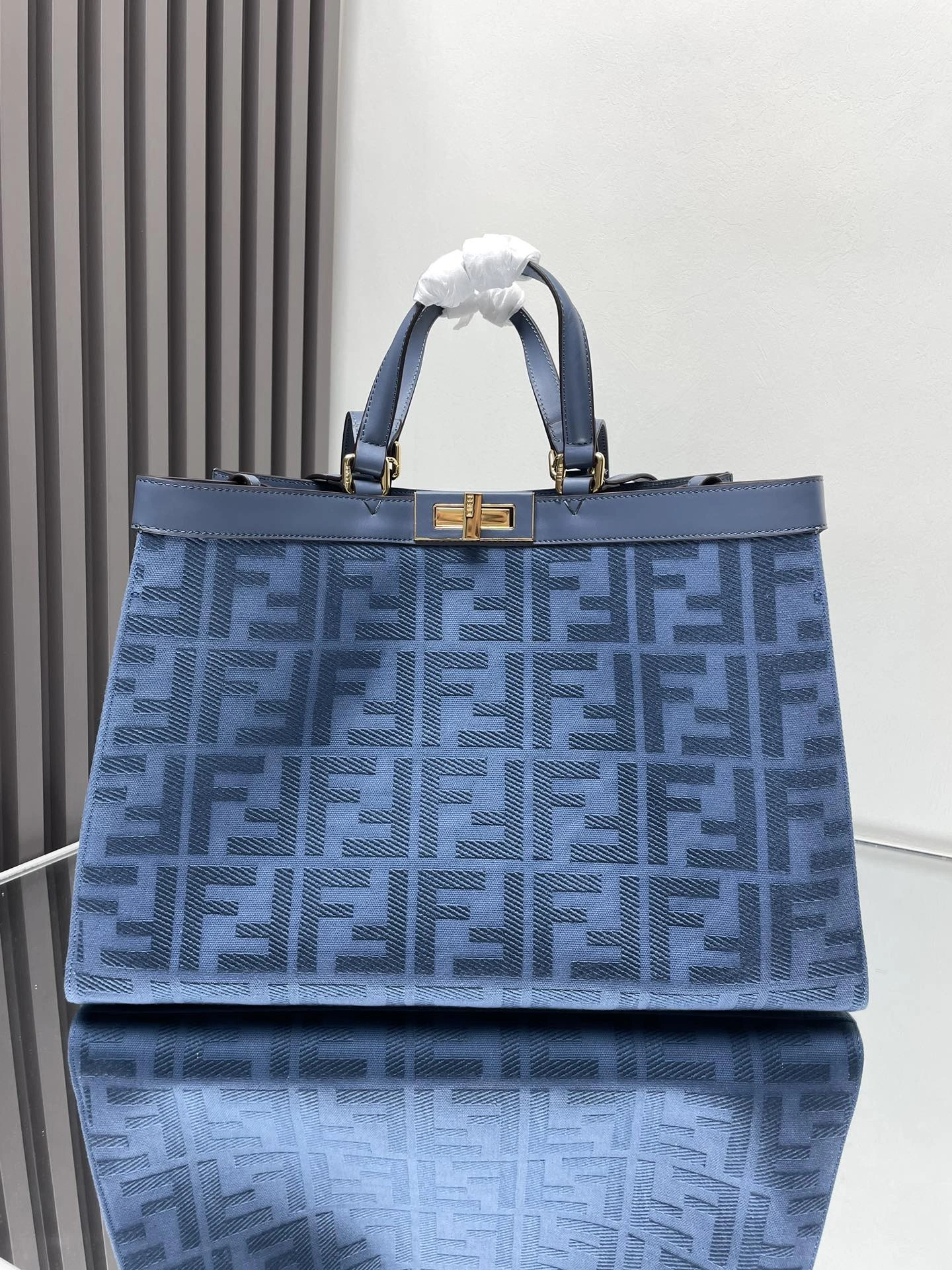 Fendi Peekaboo Bags Lightweight 69833