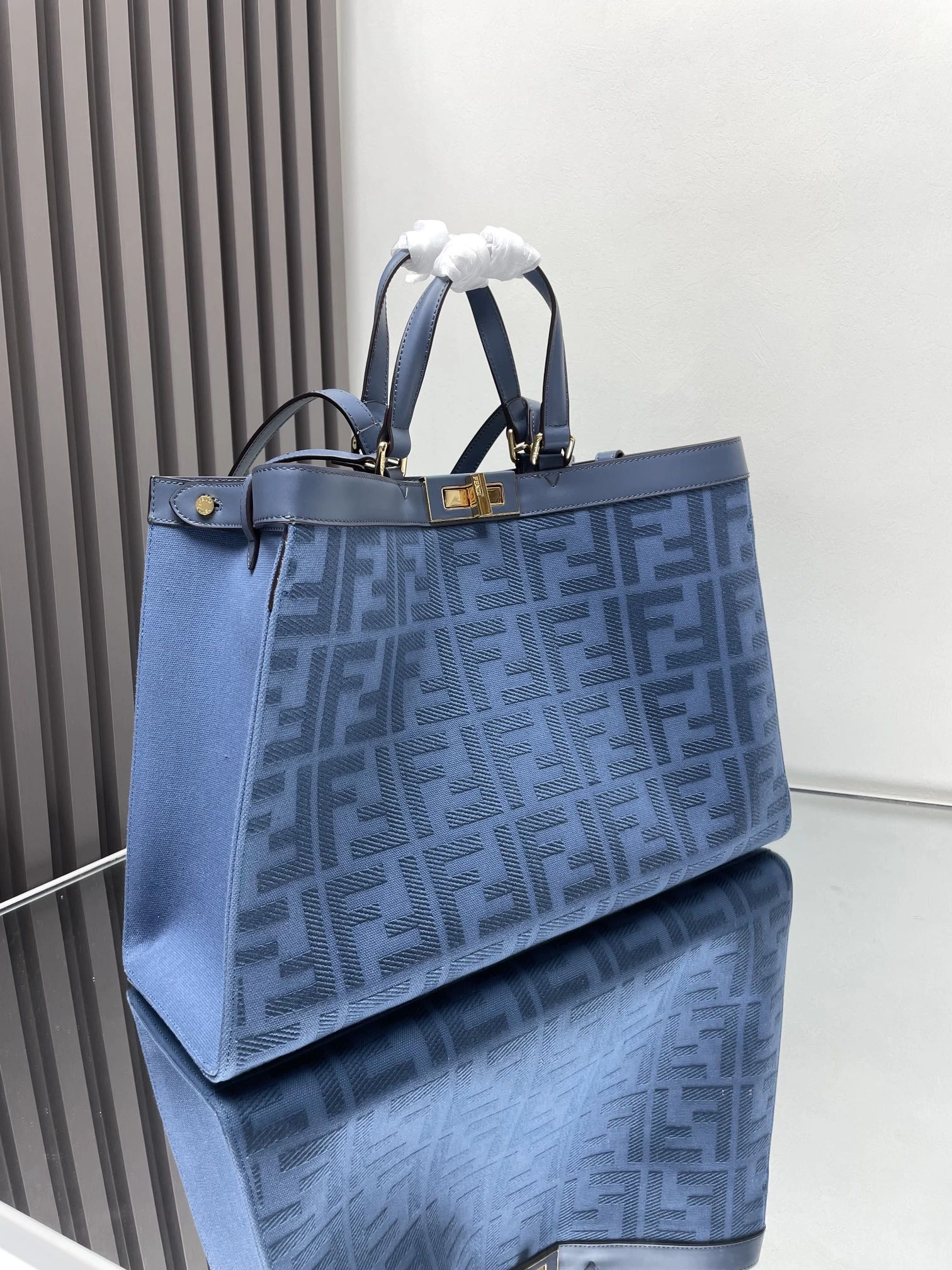 Fendi Peekaboo Bags Lightweight 69833