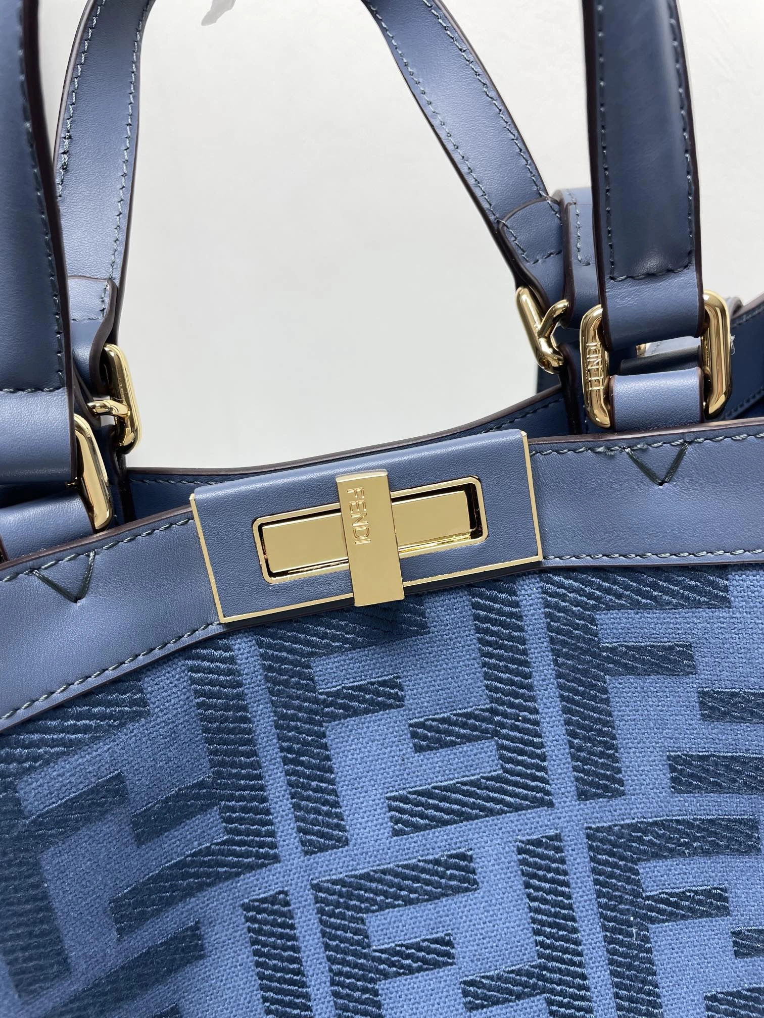 Fendi Peekaboo Bags Lightweight 69833