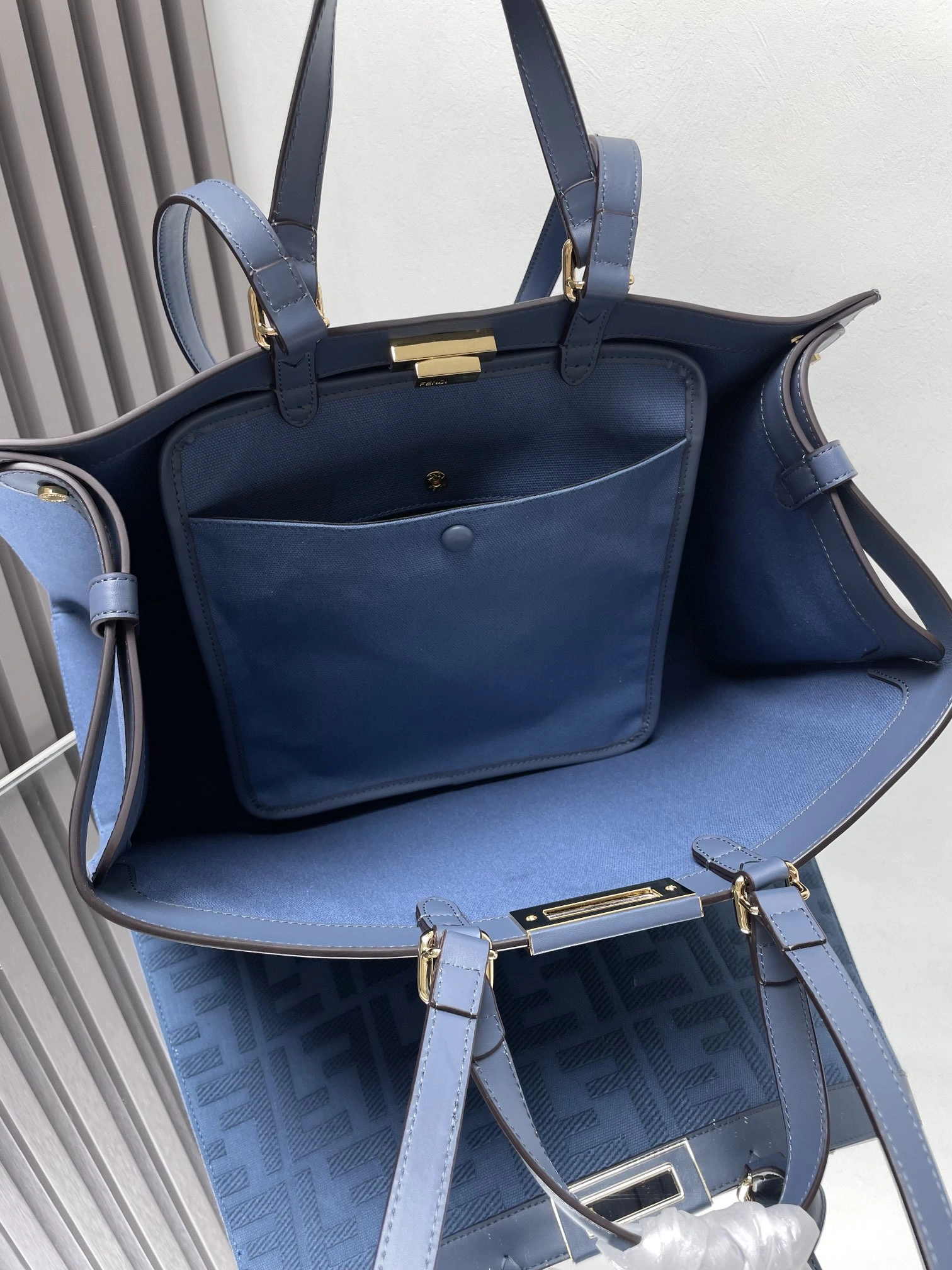 Fendi Peekaboo Bags Lightweight 69833