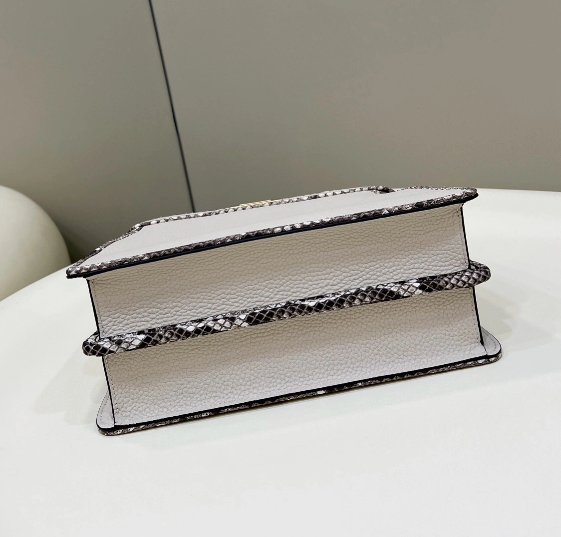 Fendi Peekaboo Bags TimelessDesign 69834