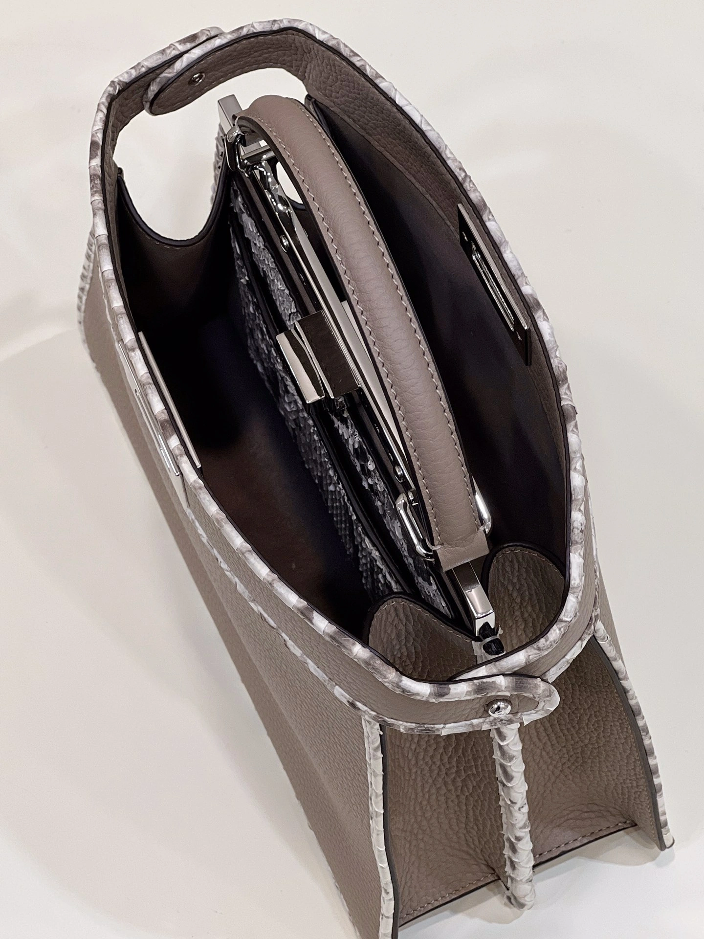Fendi Peekaboo Bags Effortless 69827