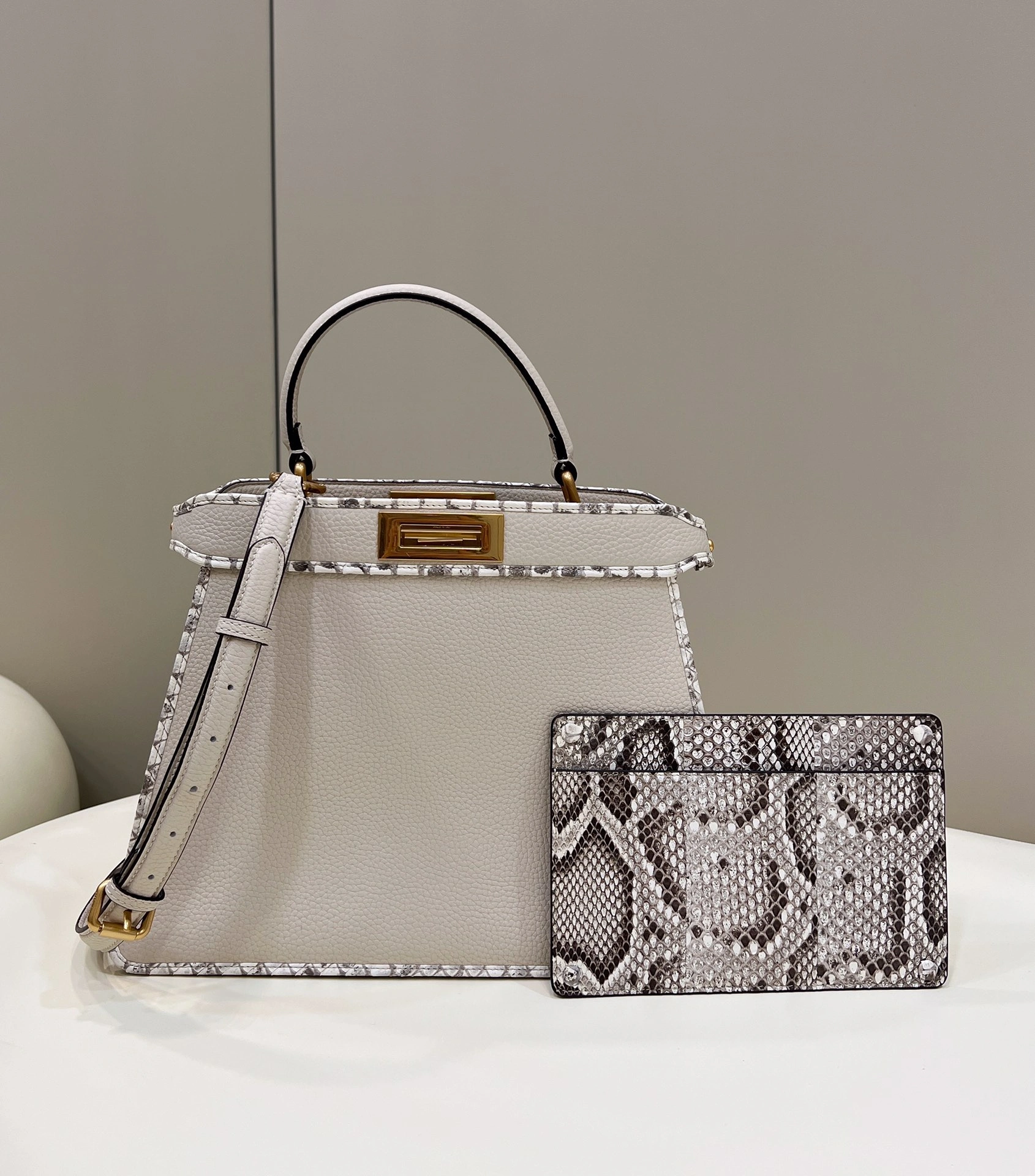 SmoothTexture Fendi Peekaboo Bags 69820