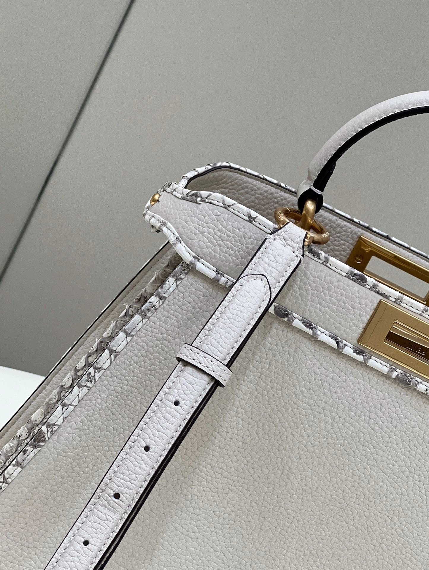 SmoothTexture Fendi Peekaboo Bags 69820