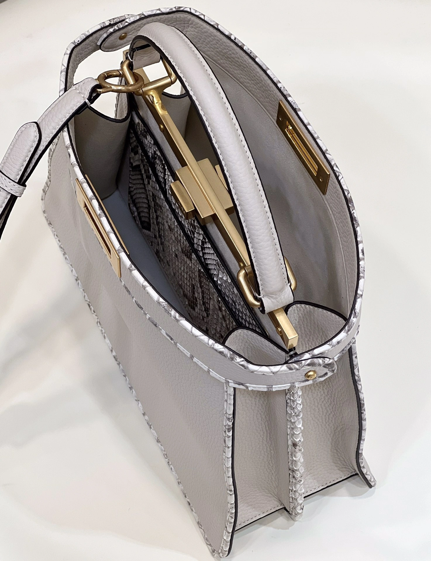 SmoothTexture Fendi Peekaboo Bags 69820
