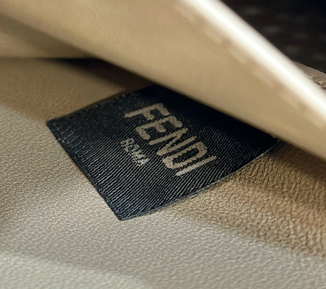 Fendi Peekaboo Bags Soft 69852