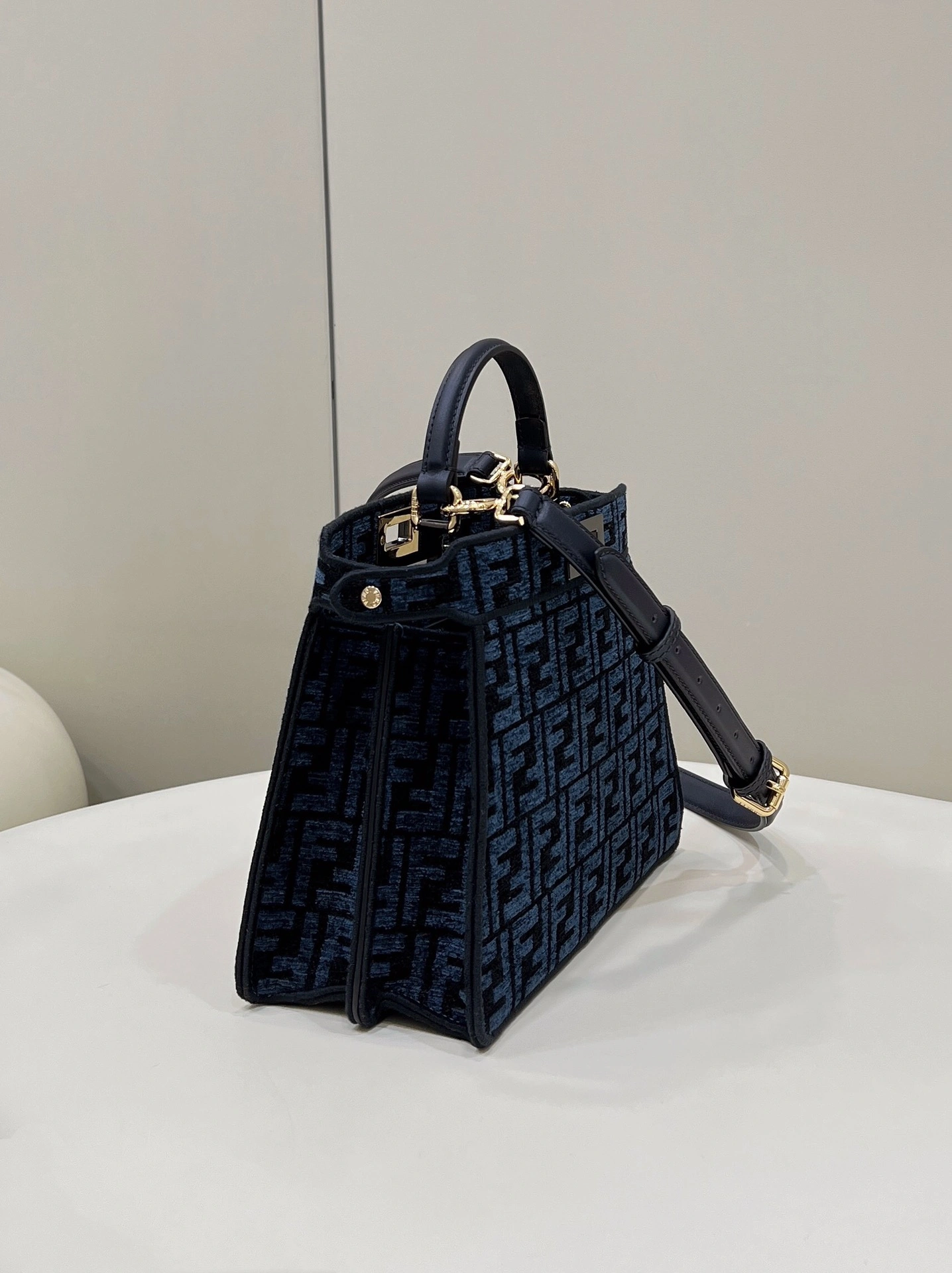 Fendi Peekaboo Bags Timeless 69803