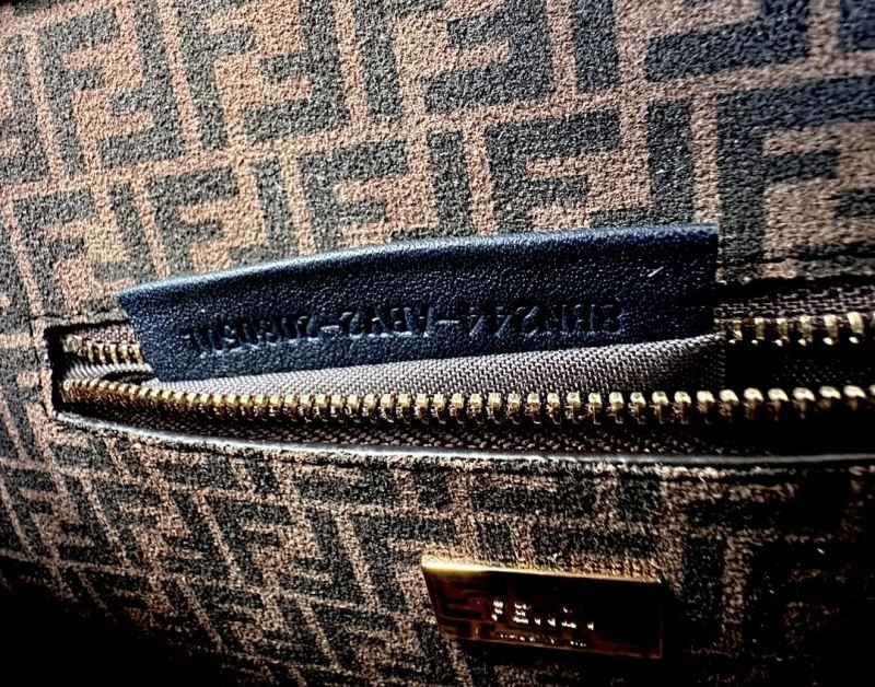 RelaxedFit Fendi Peekaboo Bags 57781