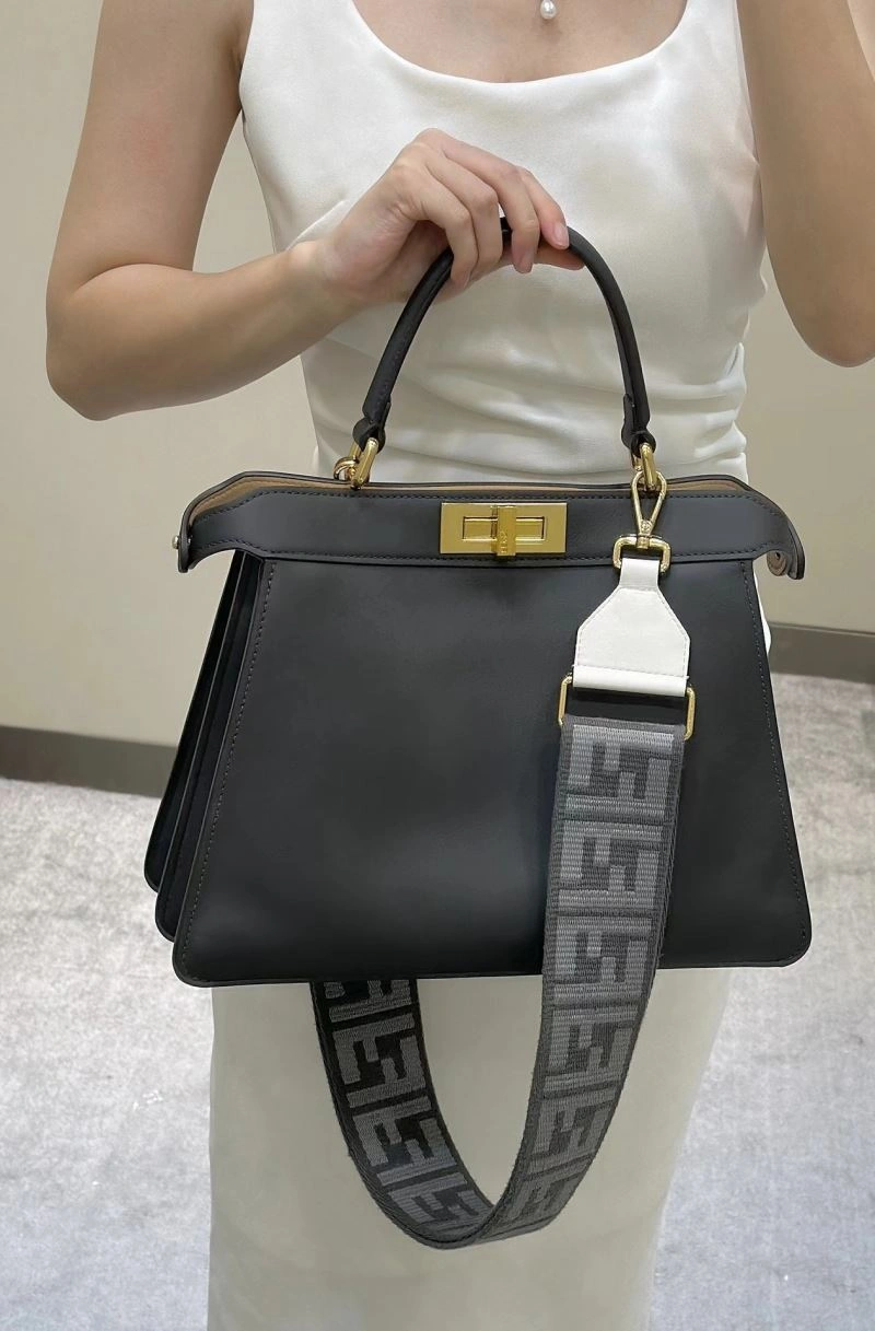 Fendi Peekaboo Bags Elegant 57821