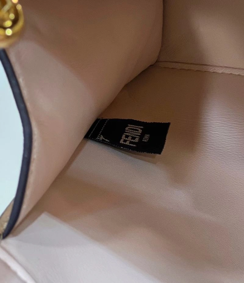 Trendy Fendi Peekaboo Bags 57774