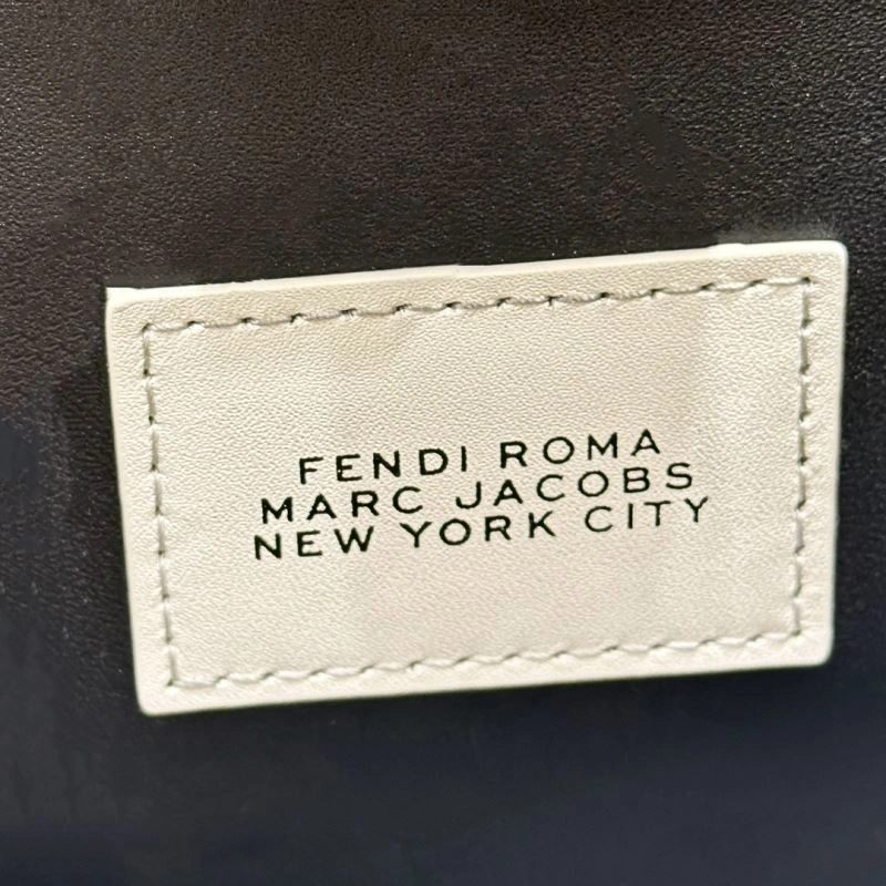Chic Fendi Peekaboo Bags 57760