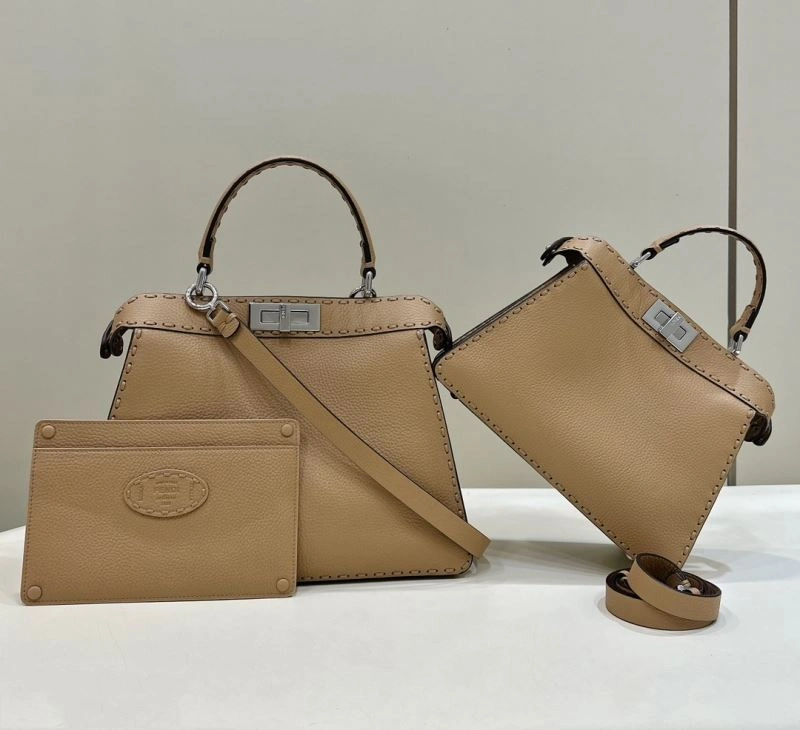 Flexible Fendi Peekaboo Bags 57823