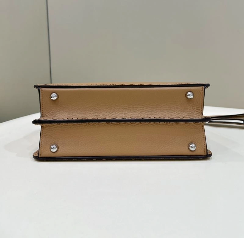 Flexible Fendi Peekaboo Bags 57823