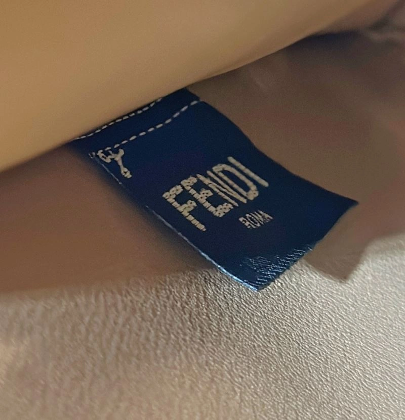 Flexible Fendi Peekaboo Bags 57823