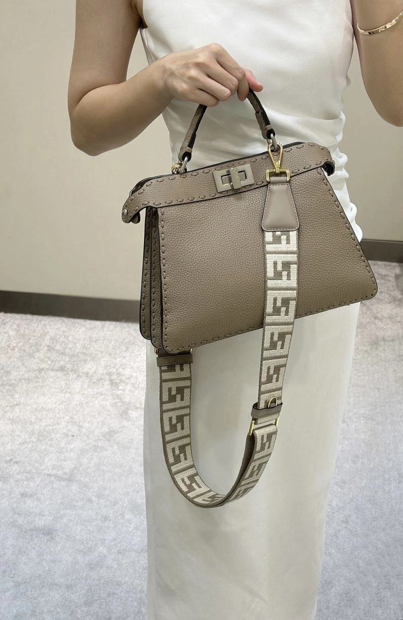 Breathable Fendi Peekaboo Bags 57743