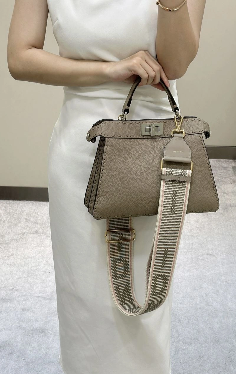 Breathable Fendi Peekaboo Bags 57743