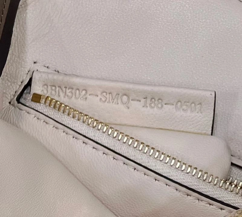 Fendi Peekaboo Bags Fashionable 57745