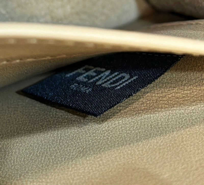 Effortless Fendi Peekaboo Bags 57736