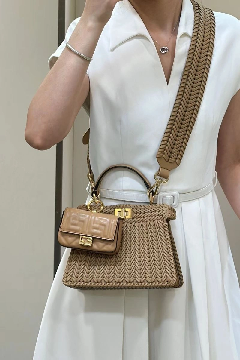 Effortless Fendi Peekaboo Bags 57736