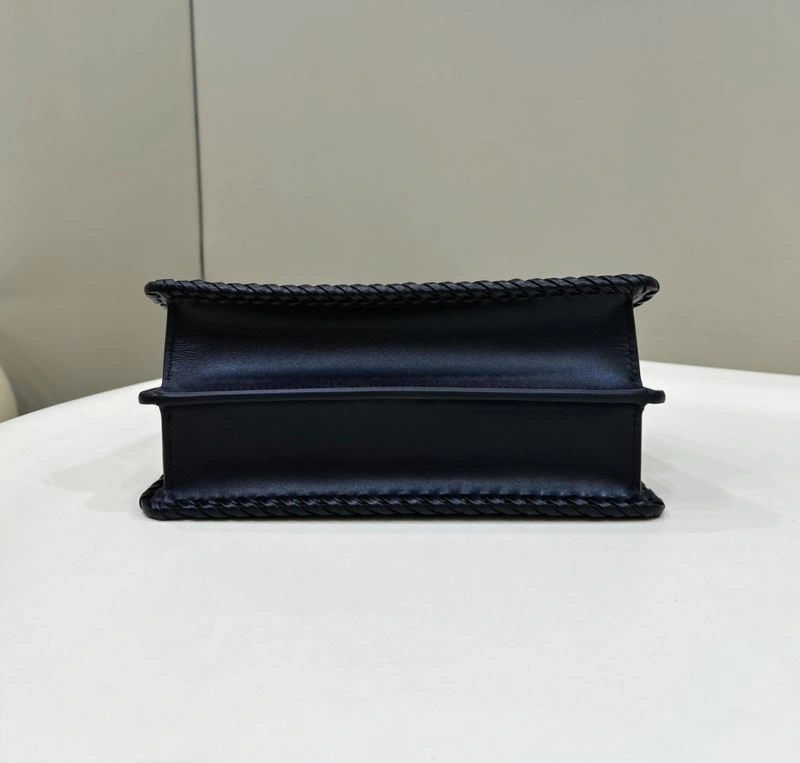 Supportive Fendi Peekaboo Bags 57748