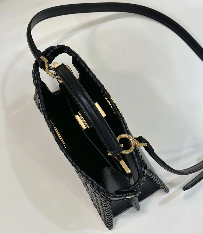 Supportive Fendi Peekaboo Bags 57748