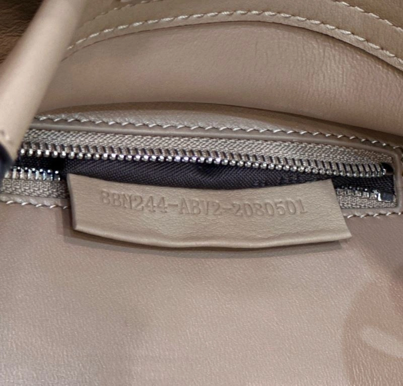 Fendi Peekaboo Bags Cozy 57764