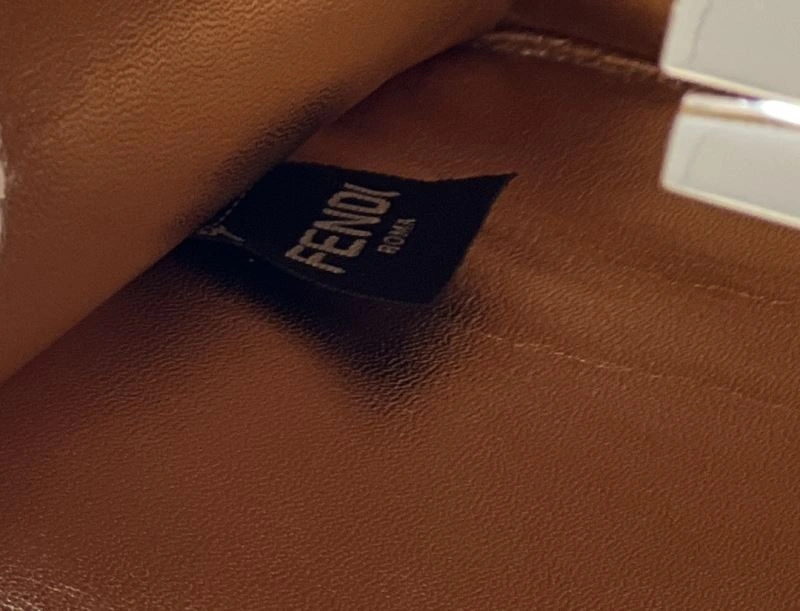 Effortless Fendi Peekaboo Bags 57721