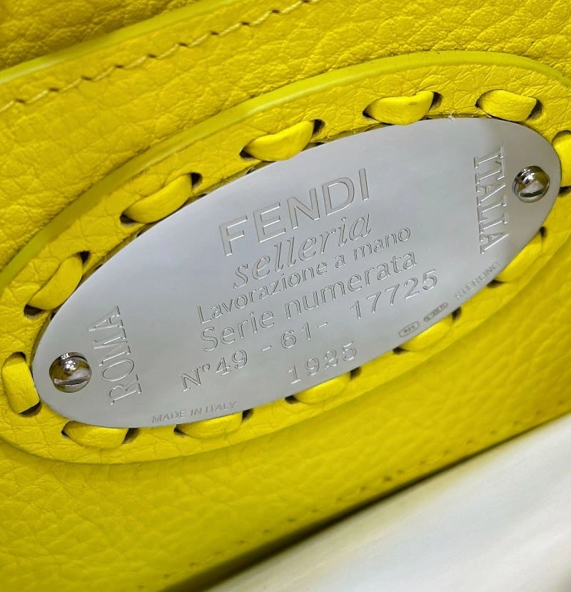 Fendi Peekaboo Bags Unisex 57733