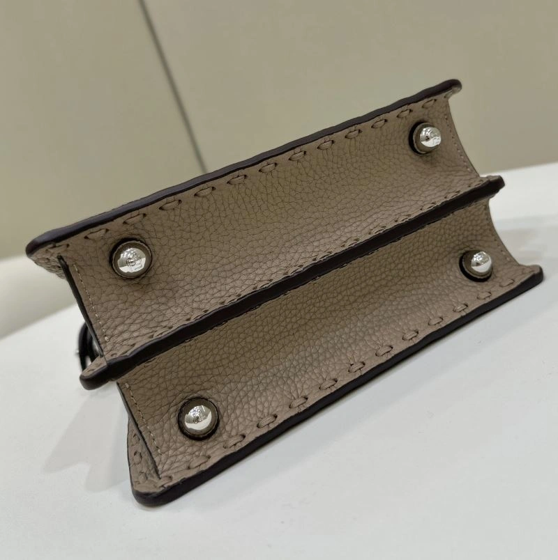 Snug Fendi Peekaboo Bags 57714