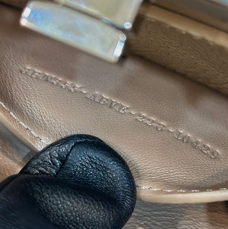 Snug Fendi Peekaboo Bags 57714