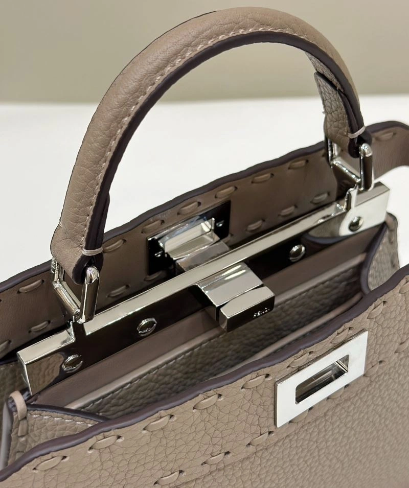 Snug Fendi Peekaboo Bags 57714