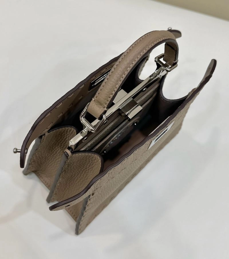 Snug Fendi Peekaboo Bags 57714