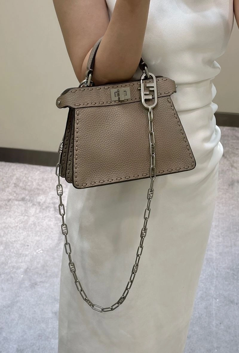 Snug Fendi Peekaboo Bags 57714