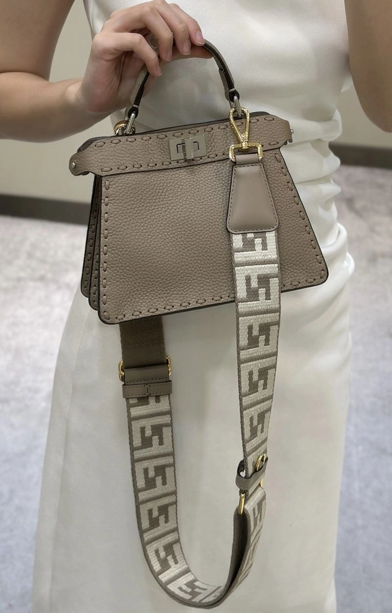 Snug Fendi Peekaboo Bags 57714