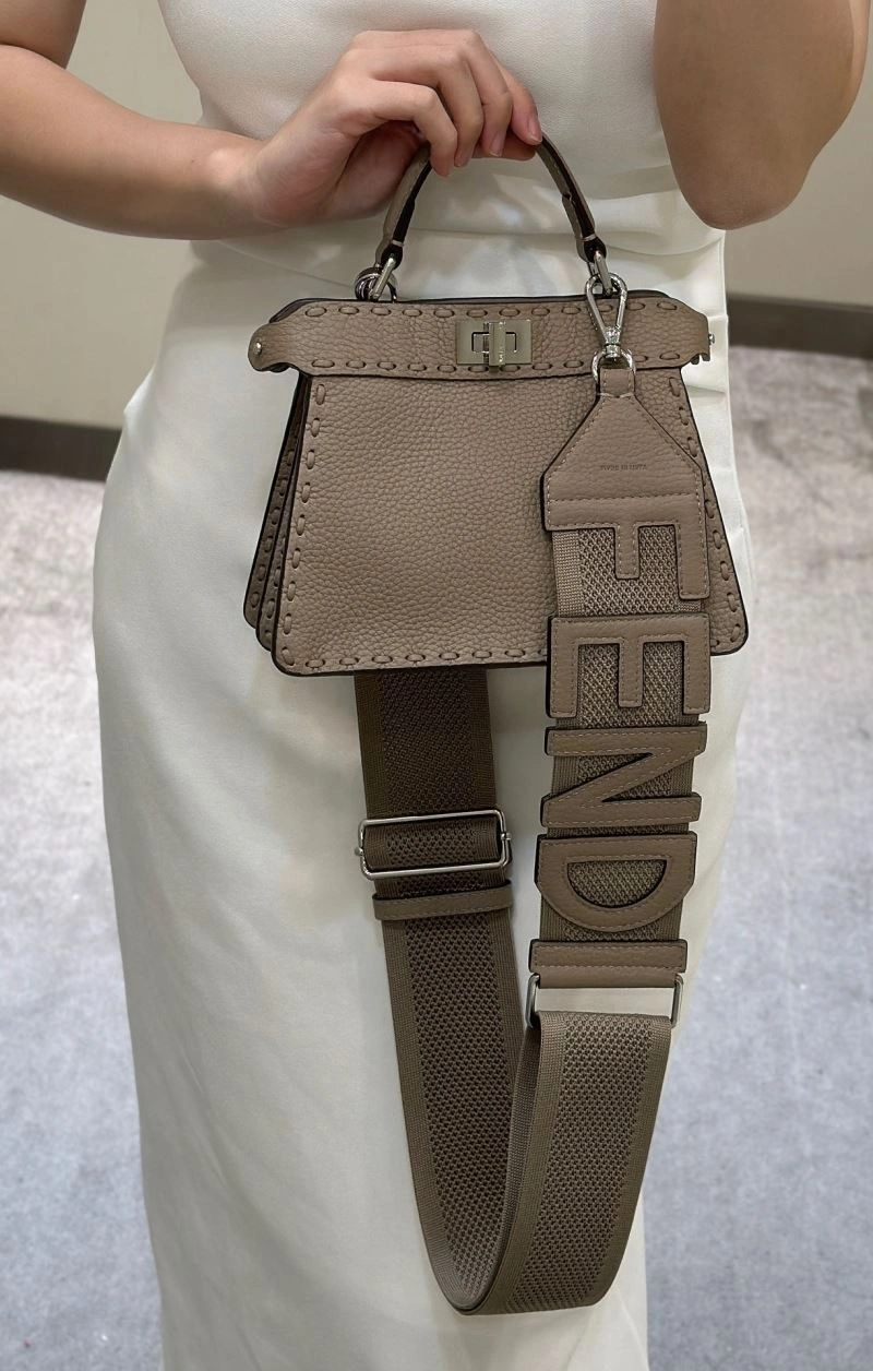 Snug Fendi Peekaboo Bags 57714