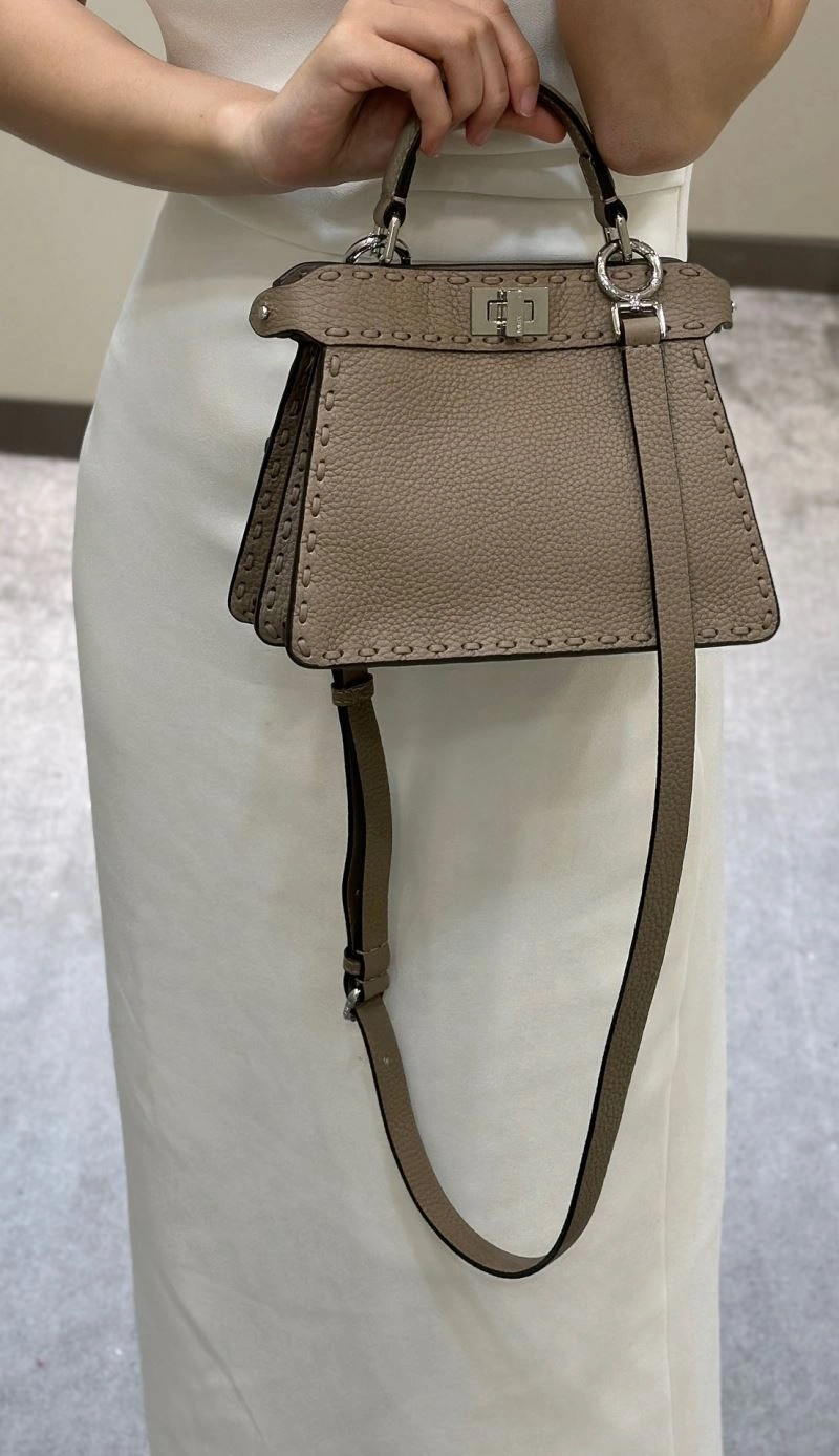 Snug Fendi Peekaboo Bags 57714