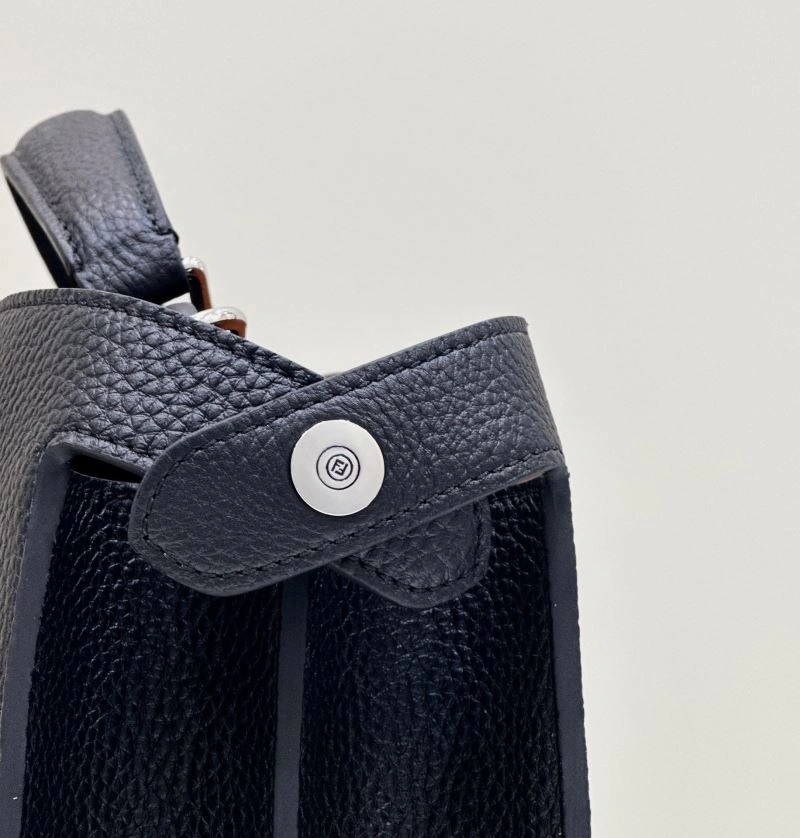 Fendi Peekaboo Bags Cozy 57690